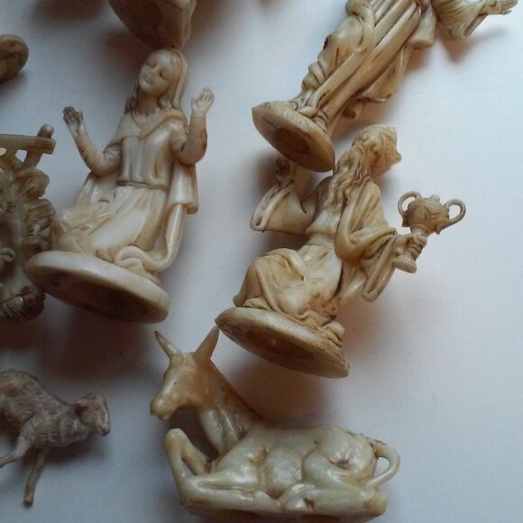 Vintage Collectable TBN Nativity Set 1970s Original Box 13 Pieces Plastic Detail - Picture 7 of 9
